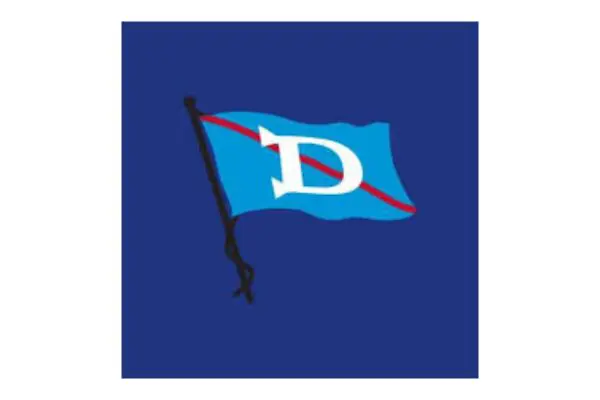 Logo Reederei Deymann: Blaue Flagge mit weißem D, roter Linie und schwarzem Mast auf blauem Hintergrund.